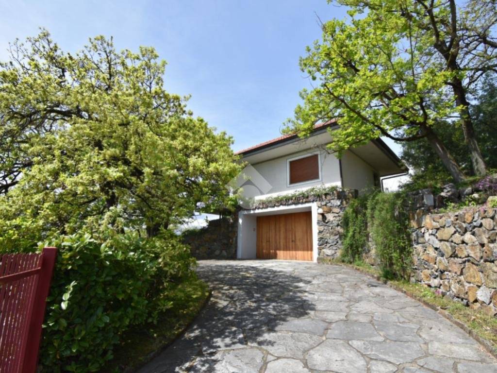casa indipendente in vendita ad Ivrea