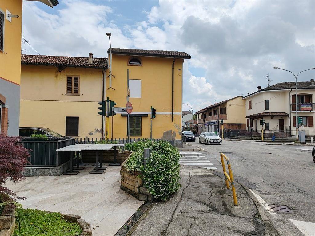negozio in vendita a Zelo Buon Persico