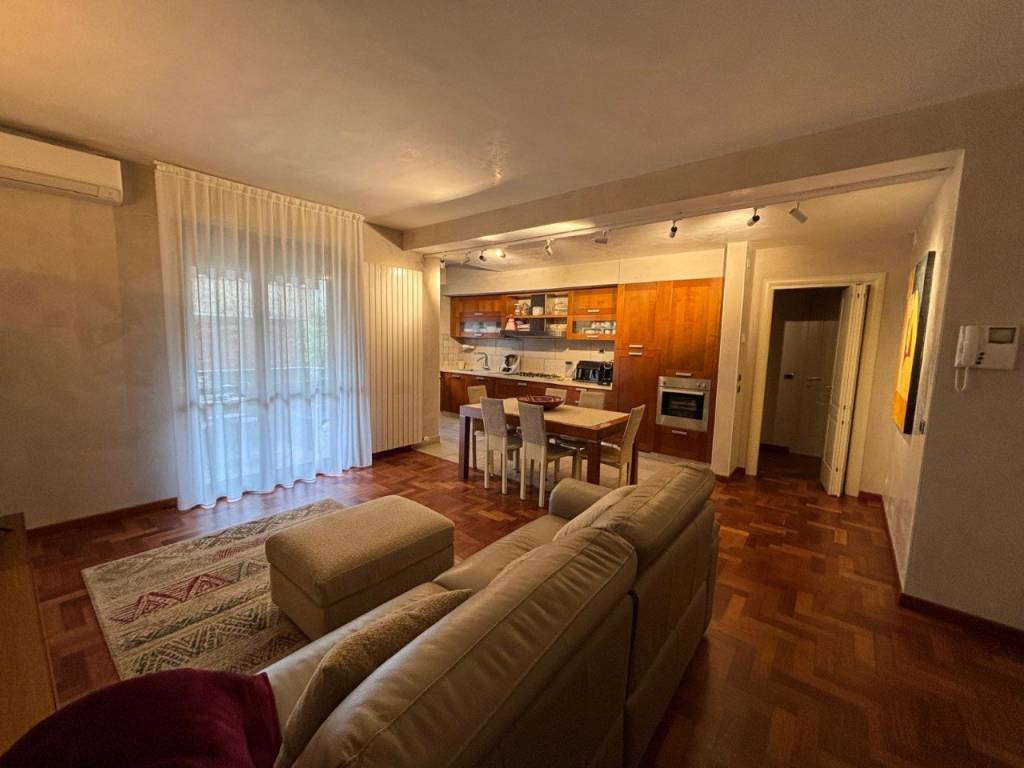 appartamento in vendita a Parma in zona Cittadella