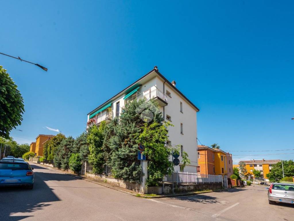 appartamento in vendita a Zola Predosa in zona Riale