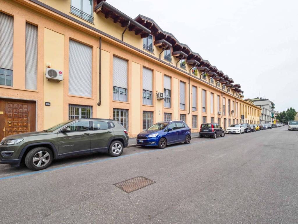 appartamento in affitto a Milano in zona Trenno