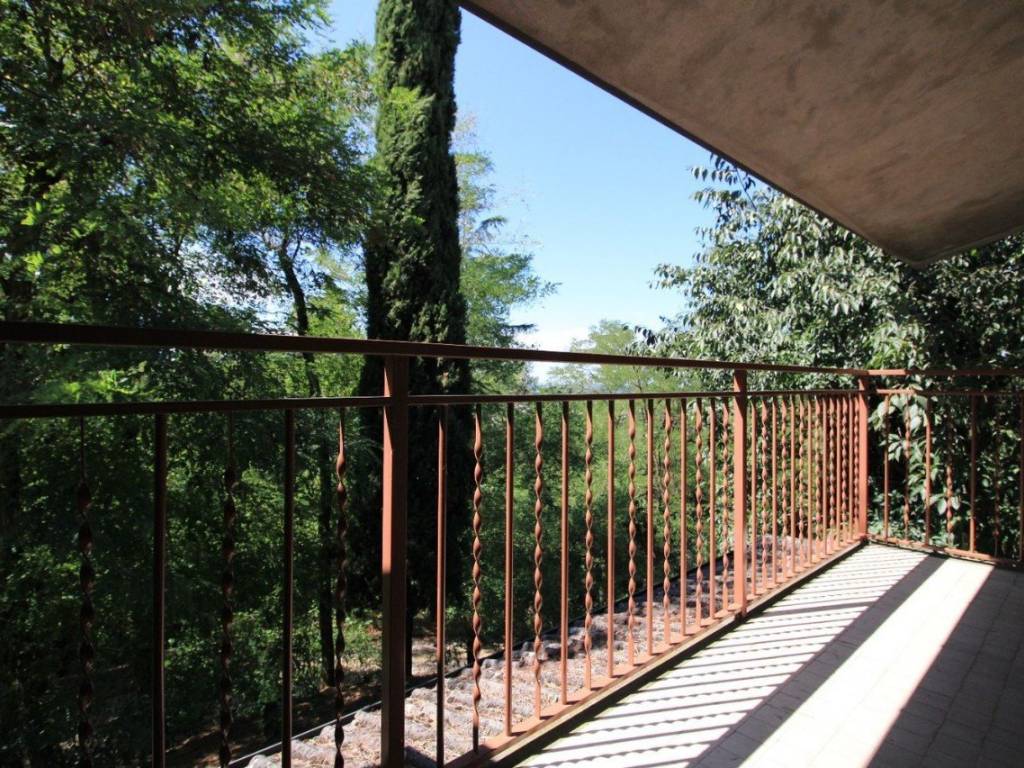 casa indipendente in vendita a Quattro Castella in zona Montecavolo