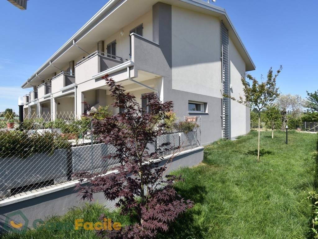casa indipendente in vendita a Cesena in zona Fiorenzuola
