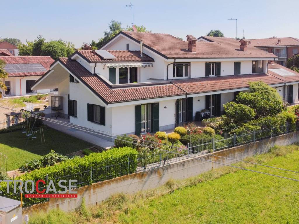casa indipendente in vendita a Poirino