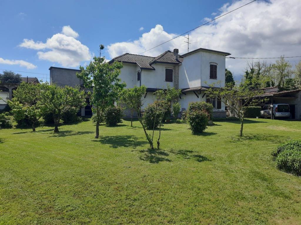 casa indipendente in vendita ad Ovada