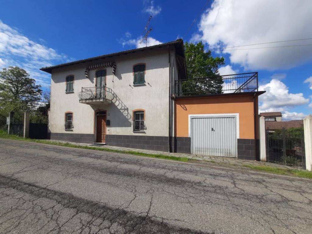 casa indipendente in vendita a Capriata d'Orba