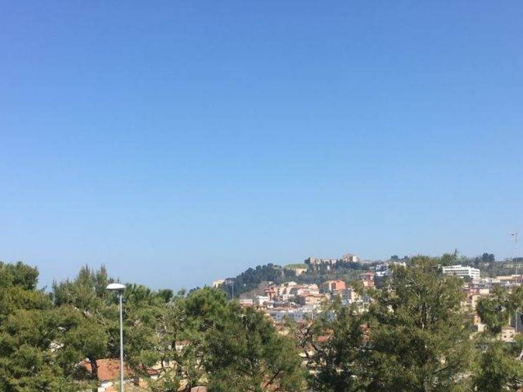 appartamento in vendita ad Ancona in zona Posatora