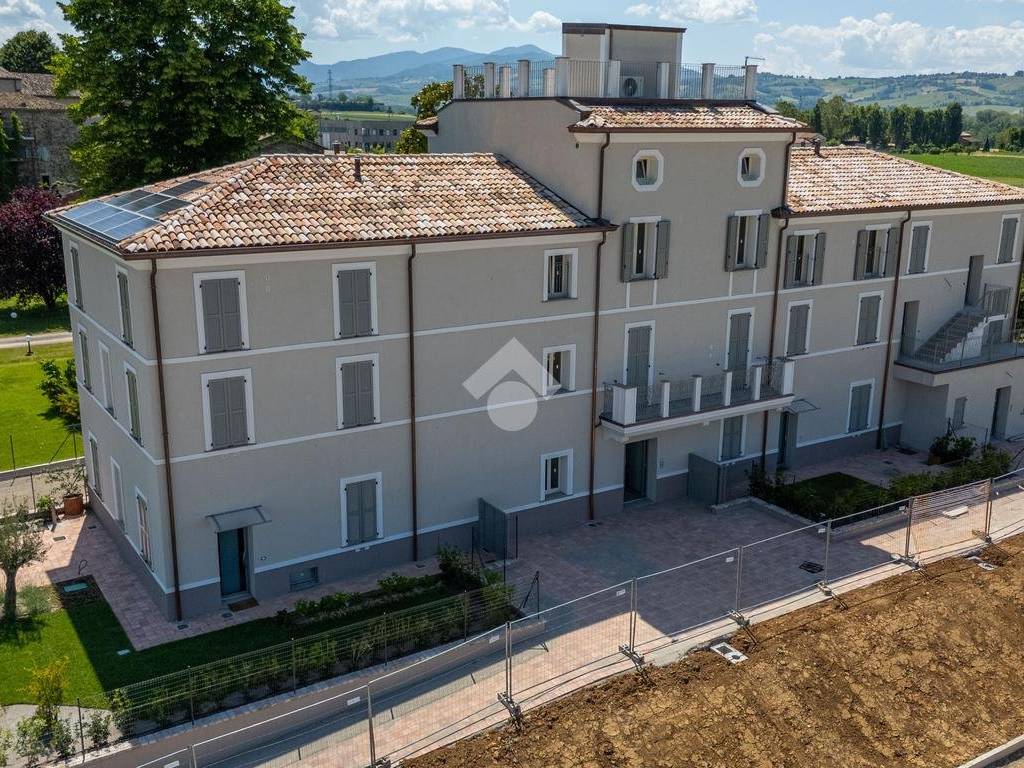 appartamento in vendita a Lesignano de' Bagni in zona Santa Maria del Piano