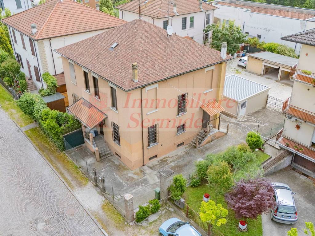casa indipendente in vendita a Sermide e Felonica in zona Sermide