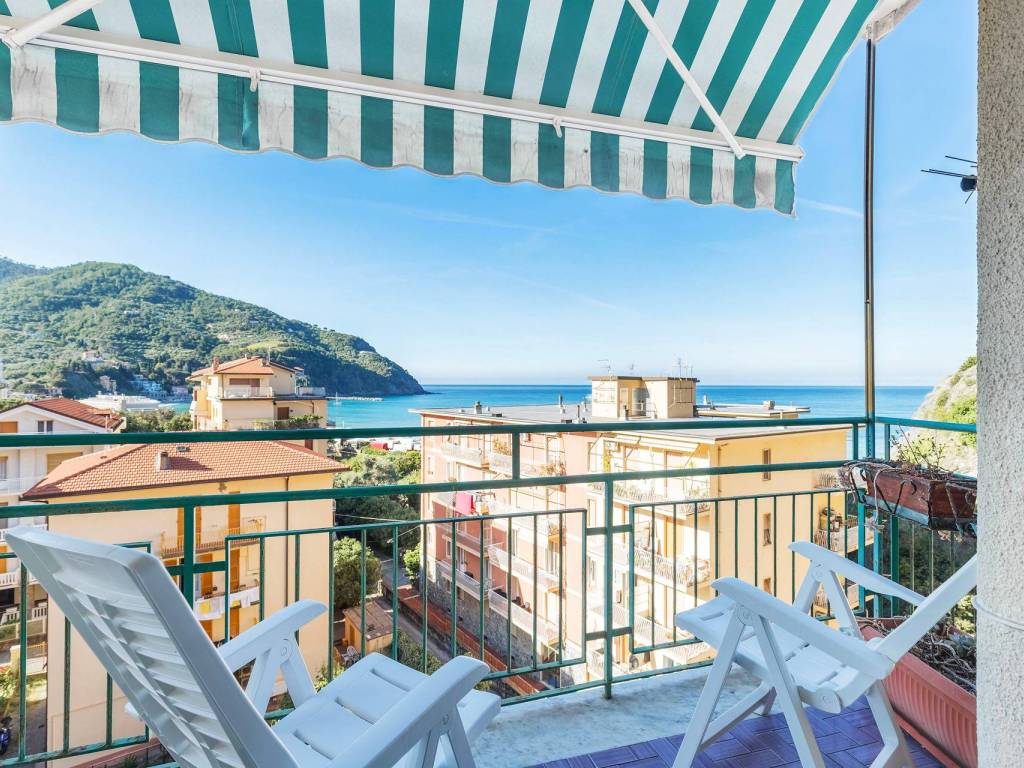 appartamento in vendita a Levanto in zona Mesco