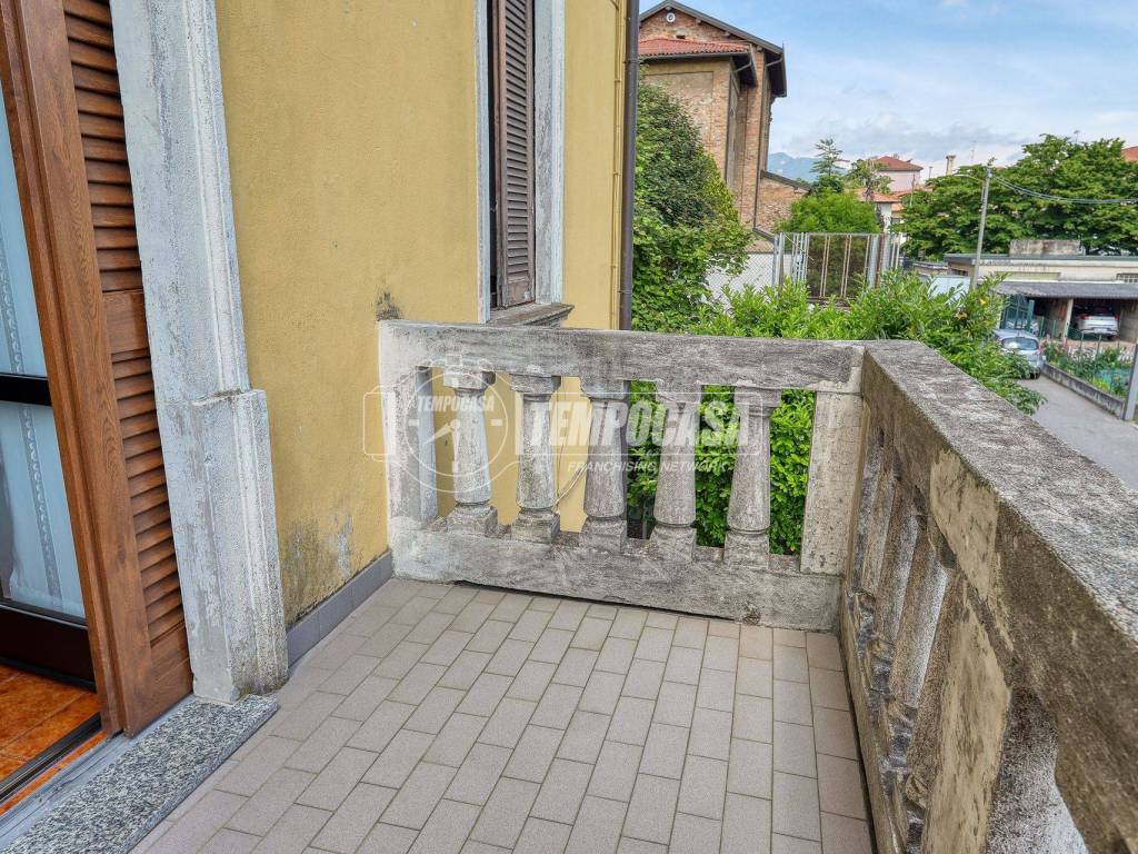appartamento in vendita a Varese in zona Bizzozero