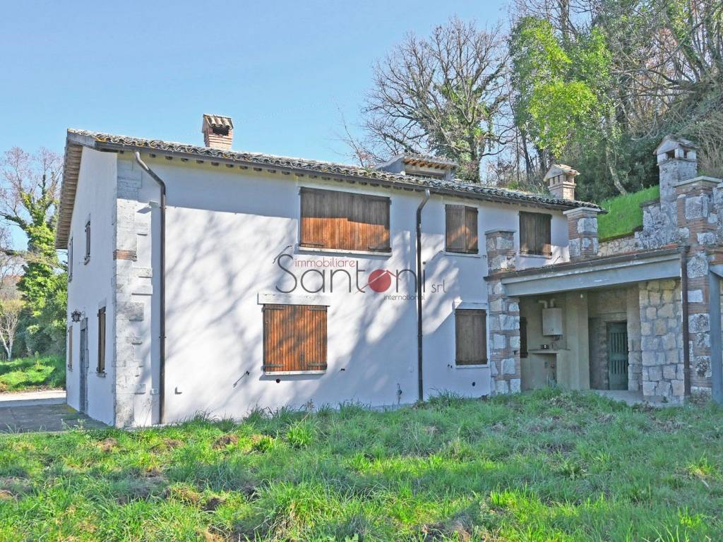 casa indipendente in vendita a Civitella d'Agliano