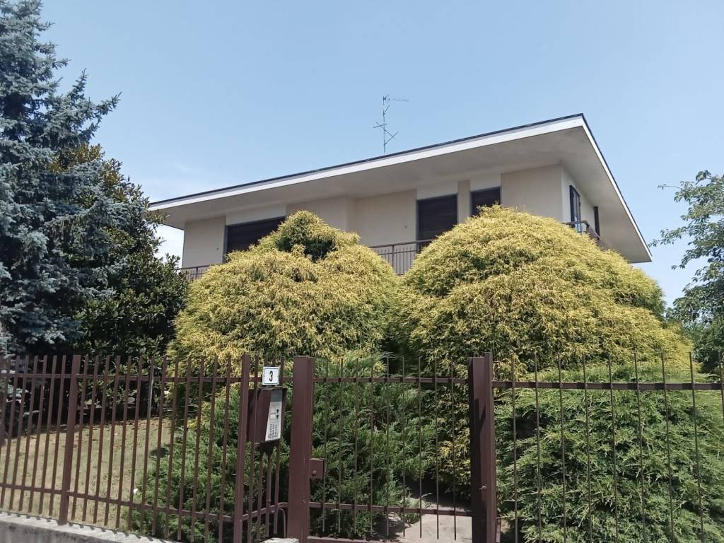 casa indipendente in vendita a Cardano al Campo