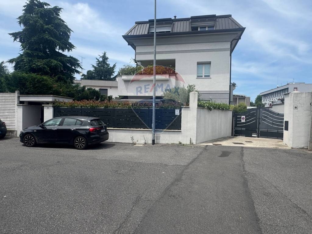 appartamento in vendita a Paderno Dugnano in zona Calderara