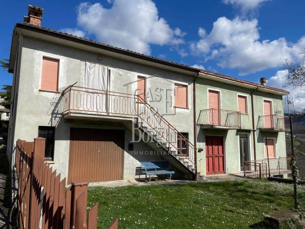 casa indipendente in vendita a Zavattarello in zona Rossone
