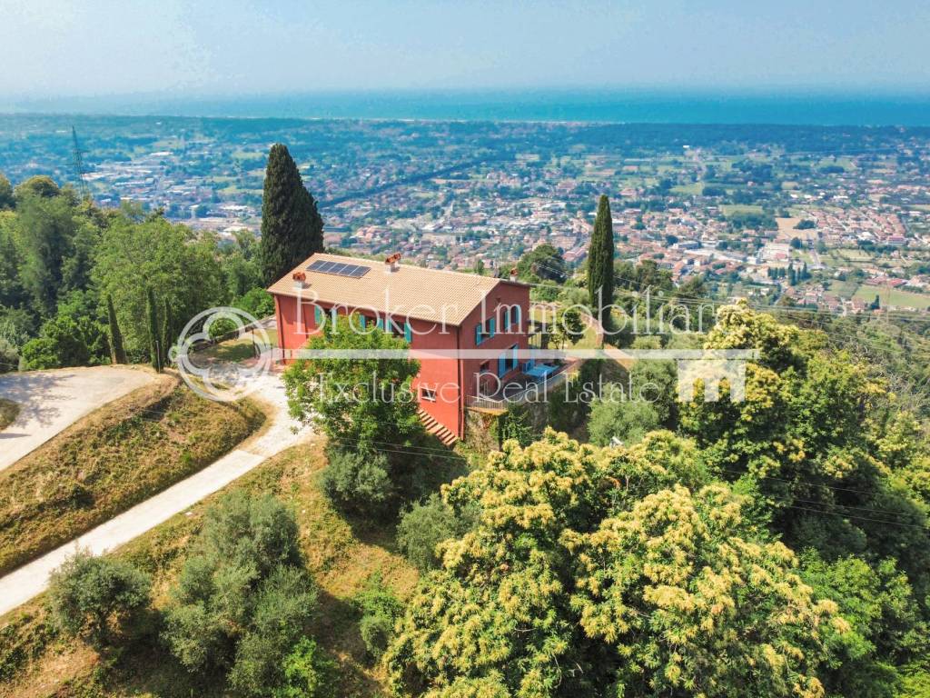 casa indipendente in vendita a Pietrasanta