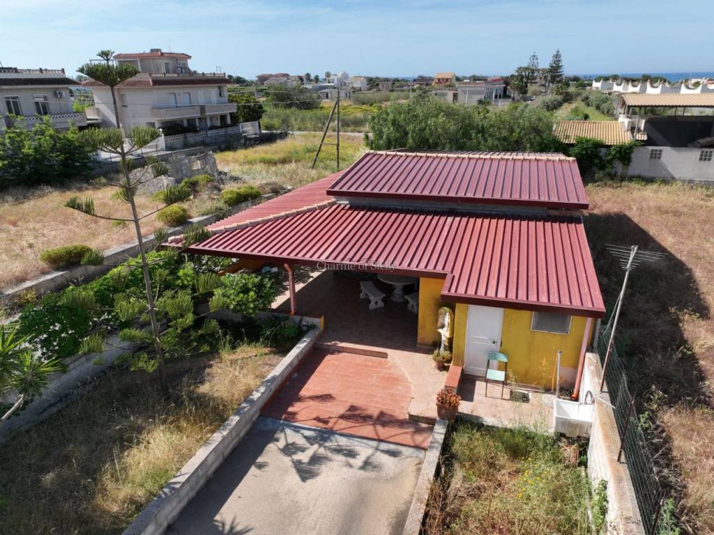 casa indipendente in vendita ad Ispica in zona Santa Maria del Focallo