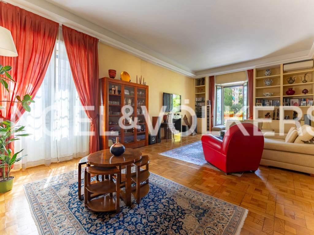 appartamento in vendita a Milano in zona Porta Vigentina