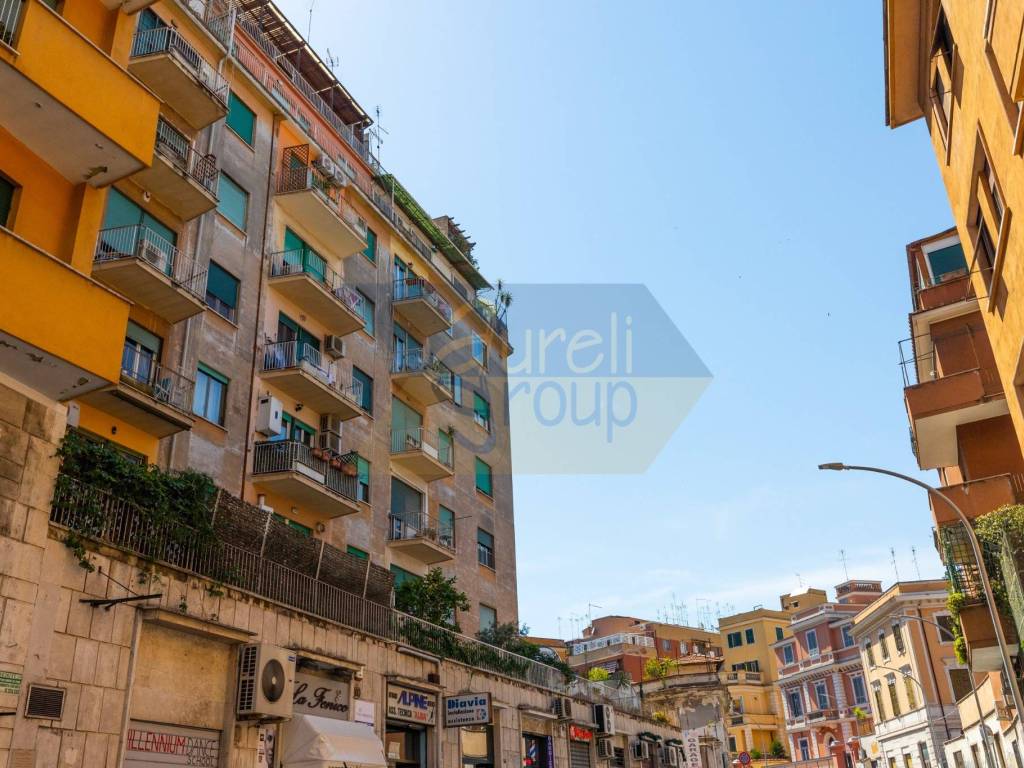 appartamento in vendita a Roma in zona Tuscolano