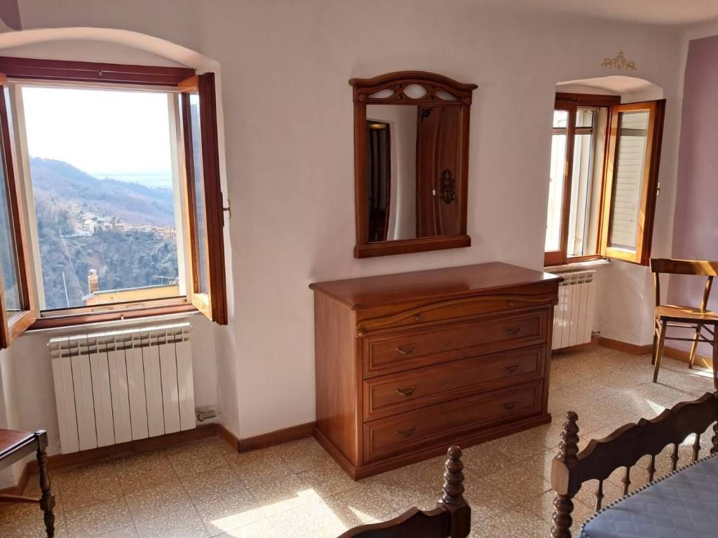 appartamento in vendita a Massa in zona Antona