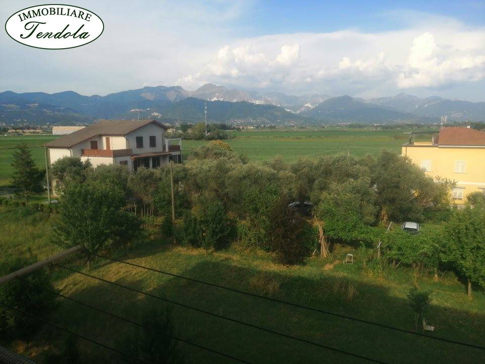 appartamento in vendita ad Ameglia in zona Fiumaretta