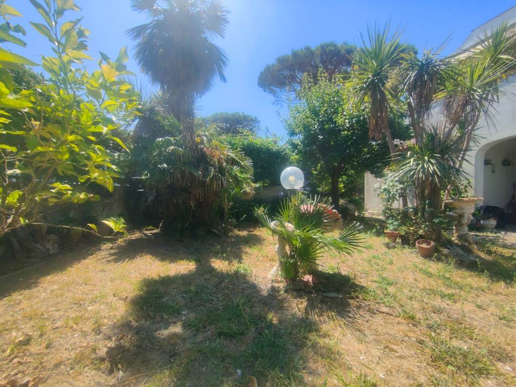 appartamento in vendita a Cerveteri in zona Cerenova