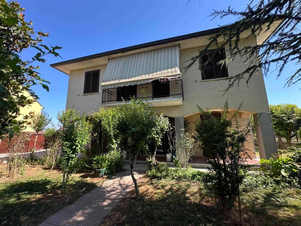 casa indipendente in vendita a Sant'Angelo Lodigiano in zona Galeotta