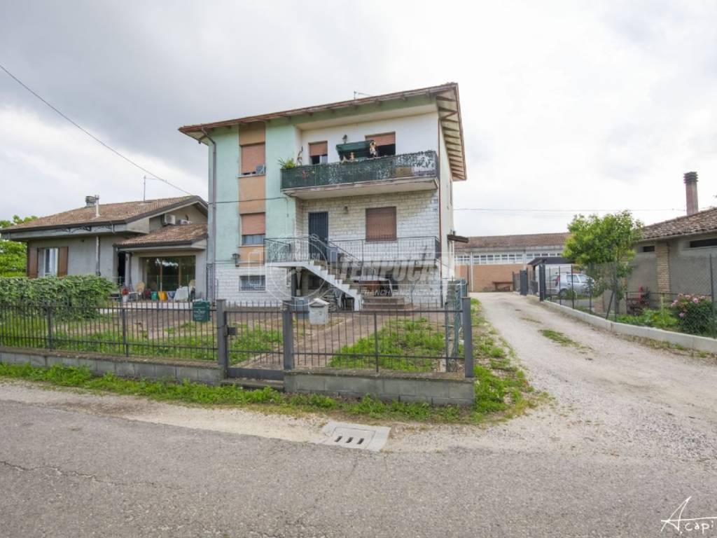 casa indipendente in vendita a Cesena in zona Torre del Moro