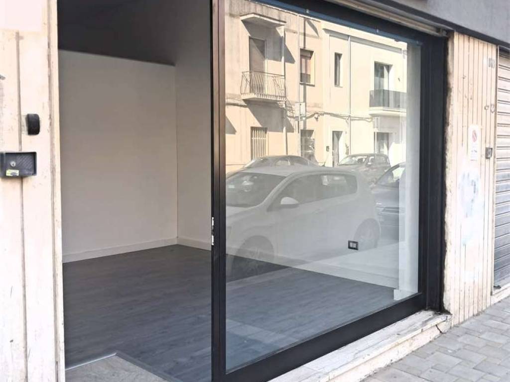 negozio in vendita a Brindisi in zona Cappuccini