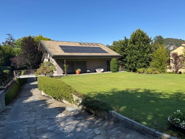 casa indipendente in vendita a Varese