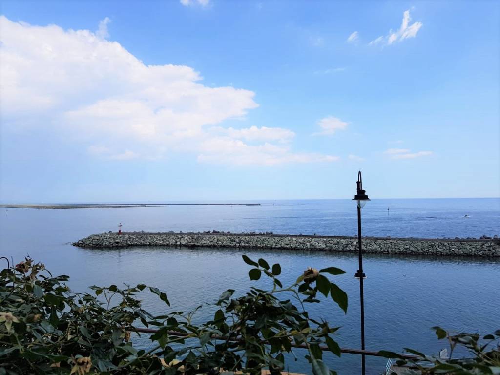 appartamento in vendita a Genova in zona Pegli
