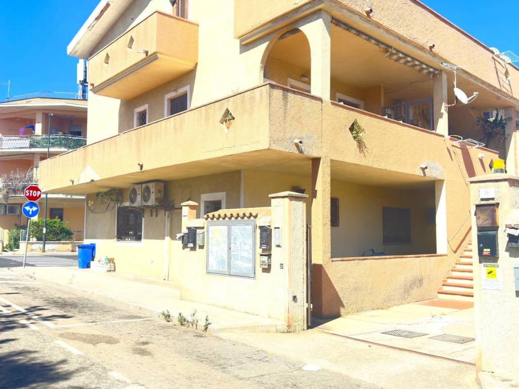 casa semindipendente in vendita ad Olbia in zona Barcellona