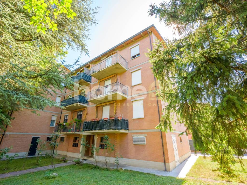 appartamento in vendita a Reggio nell'Emilia in zona Orologio