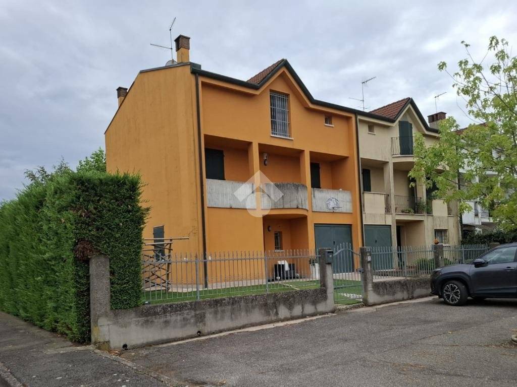immagine annuncio 1 di 4