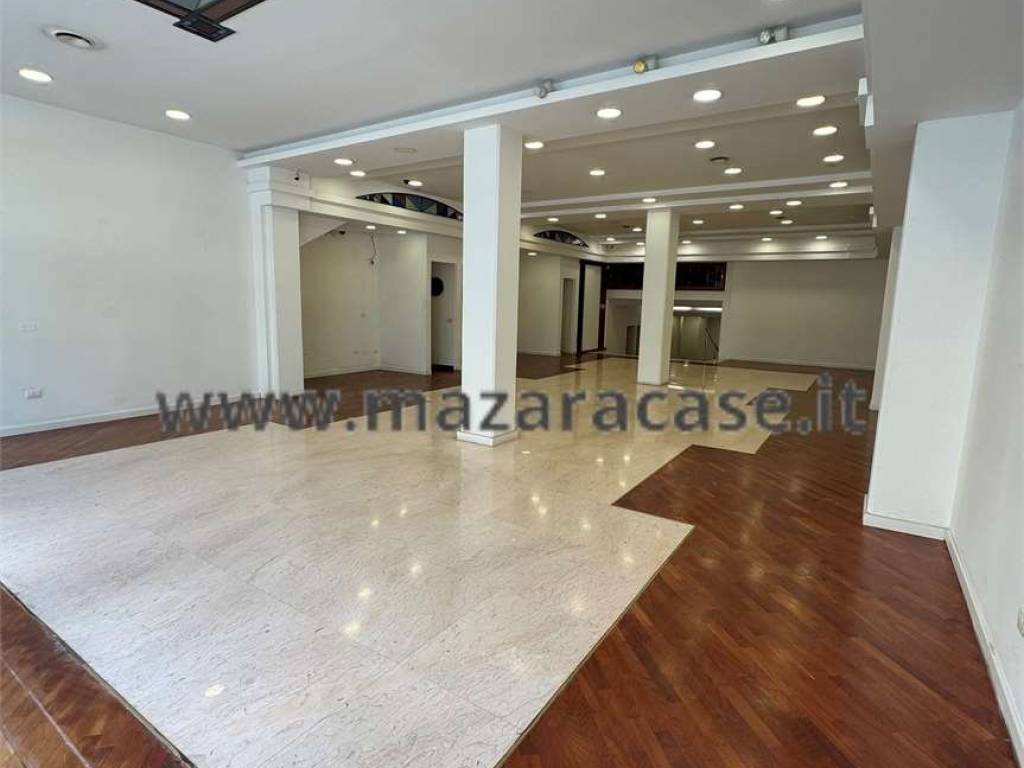 locale commerciale in affitto a Mazara del Vallo in zona Centro Storico