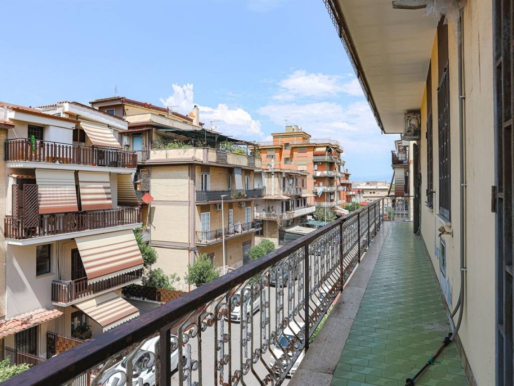 appartamento in vendita a Roma in zona Torre Angela