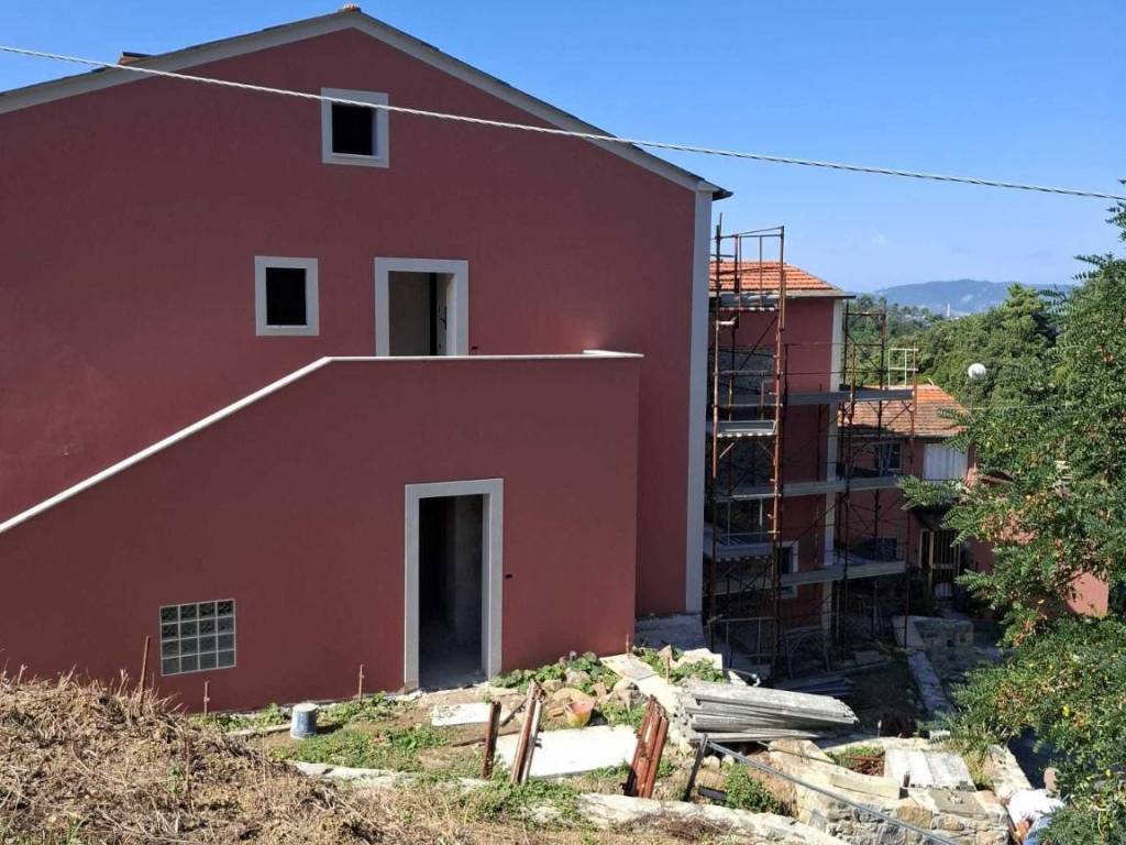casa indipendente in vendita a Sarzana in zona Falcinello