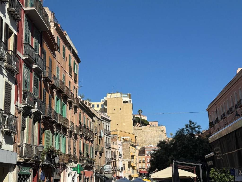 negozio in vendita a Cagliari in zona Stampace/Punici