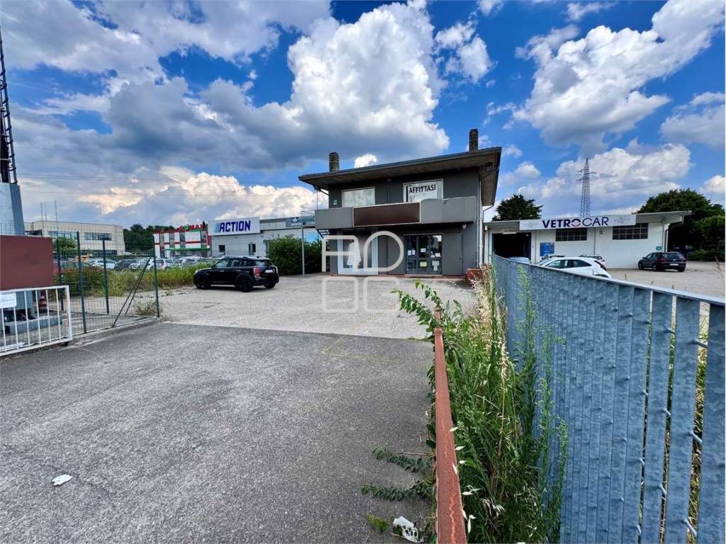 ufficio in vendita a Desenzano del Garda