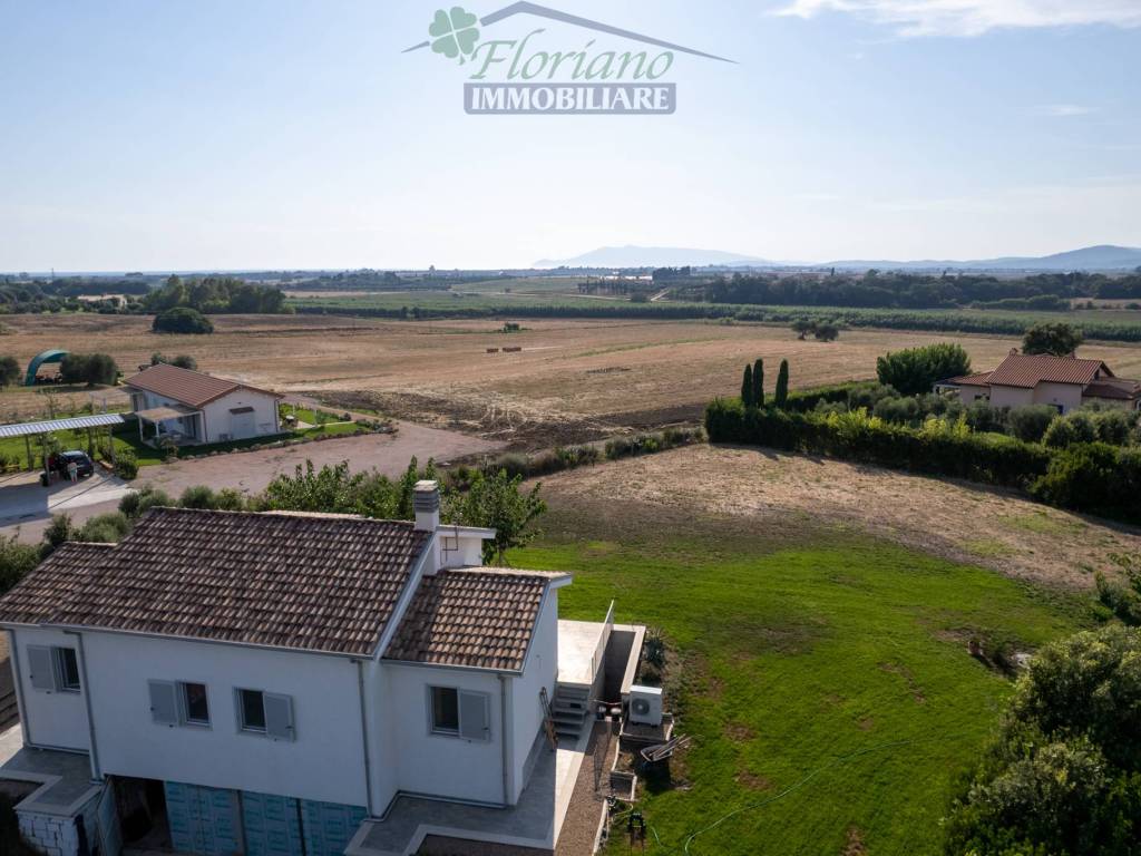 casa indipendente in vendita a Montalto di Castro in zona Pescia Romana