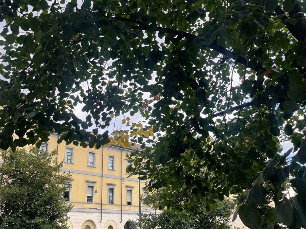 appartamento in vendita a Milano in zona Sant'Ambrogio
