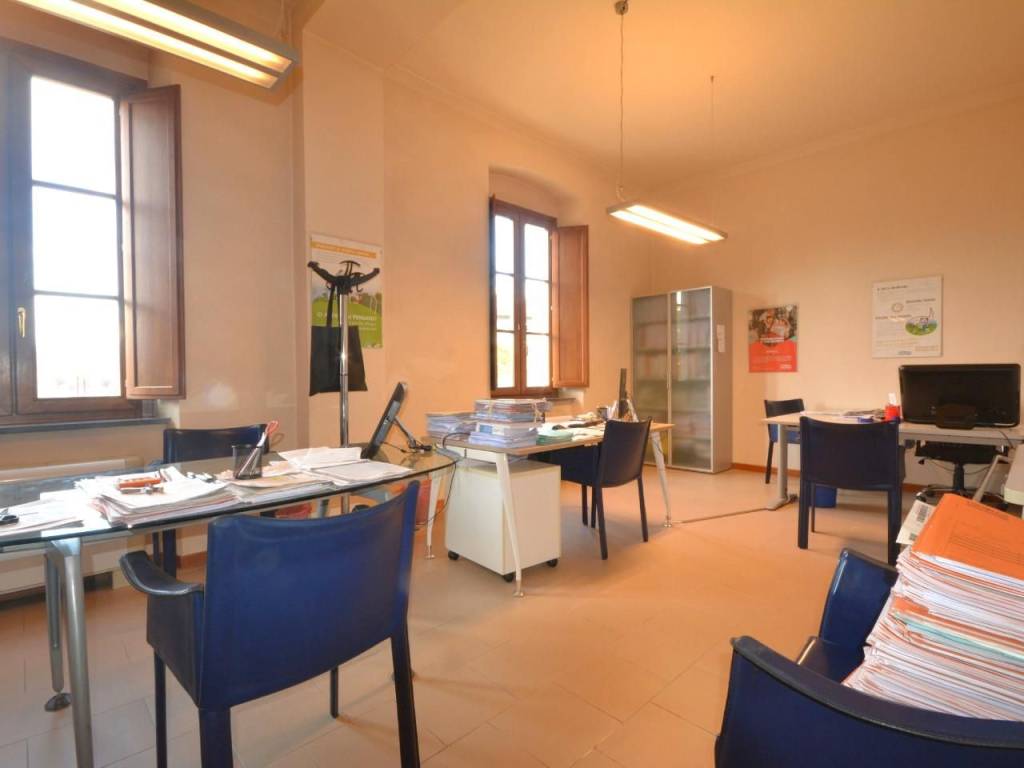 ufficio in vendita a Lucca in zona zona Arancio