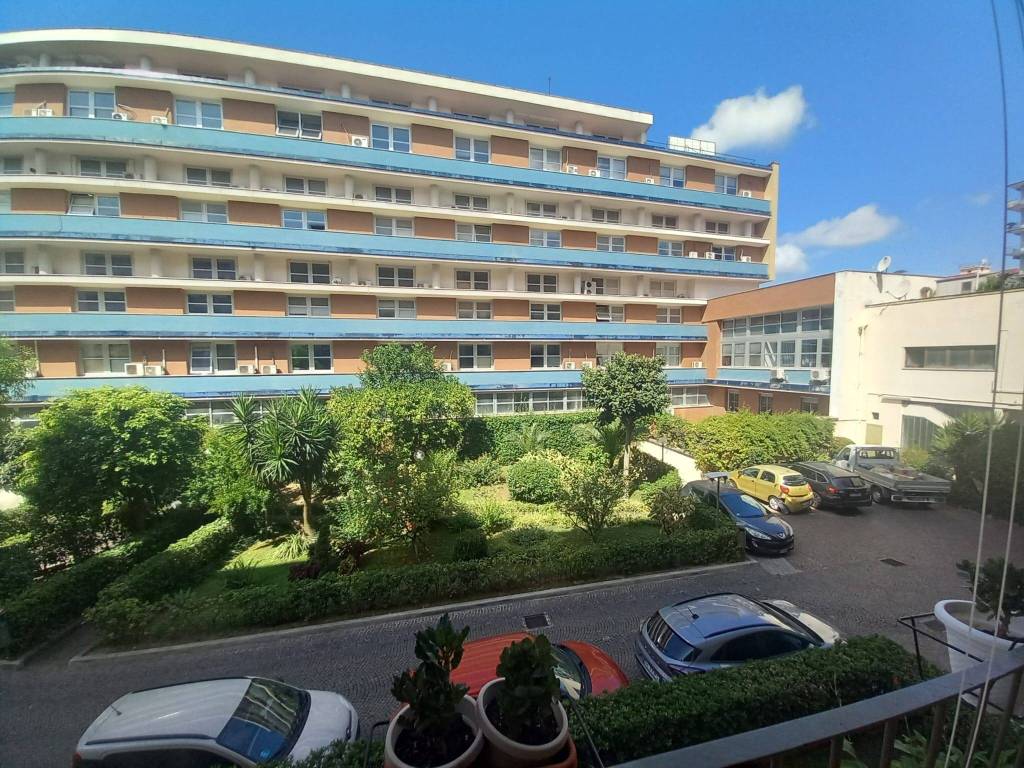 appartamento in vendita a Napoli in zona Fuorigrotta