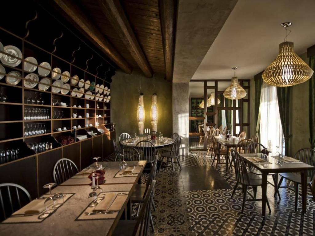 negozio in affitto a Giardini-Naxos