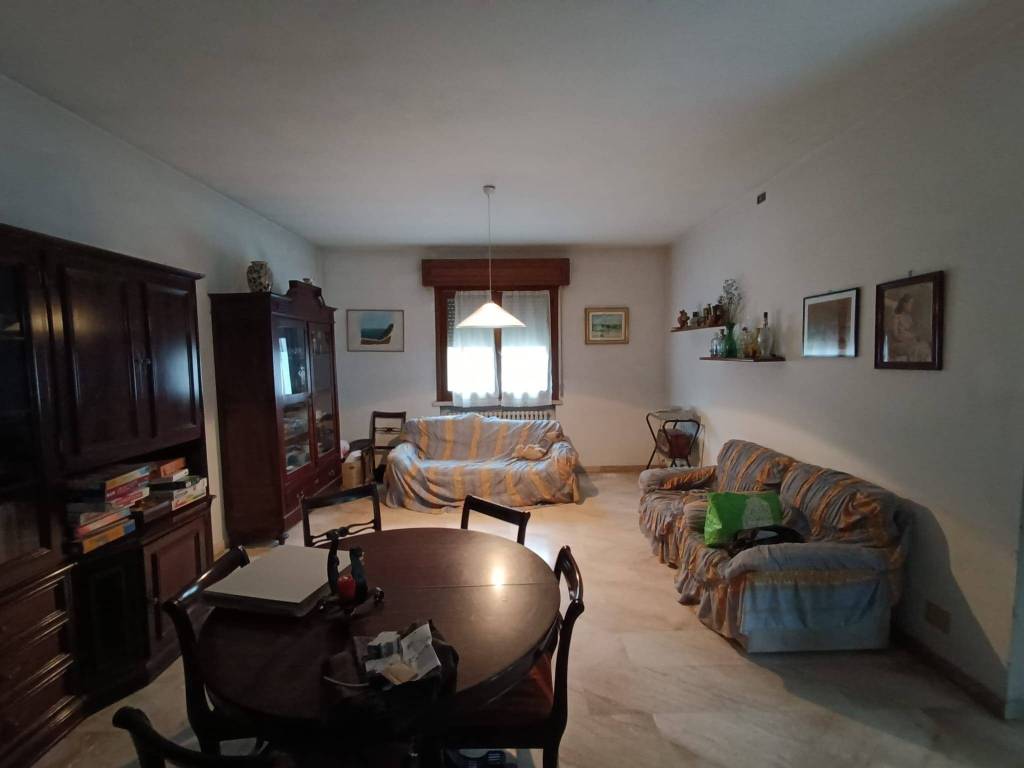 casa indipendente in vendita a Moglia in zona Bondanello