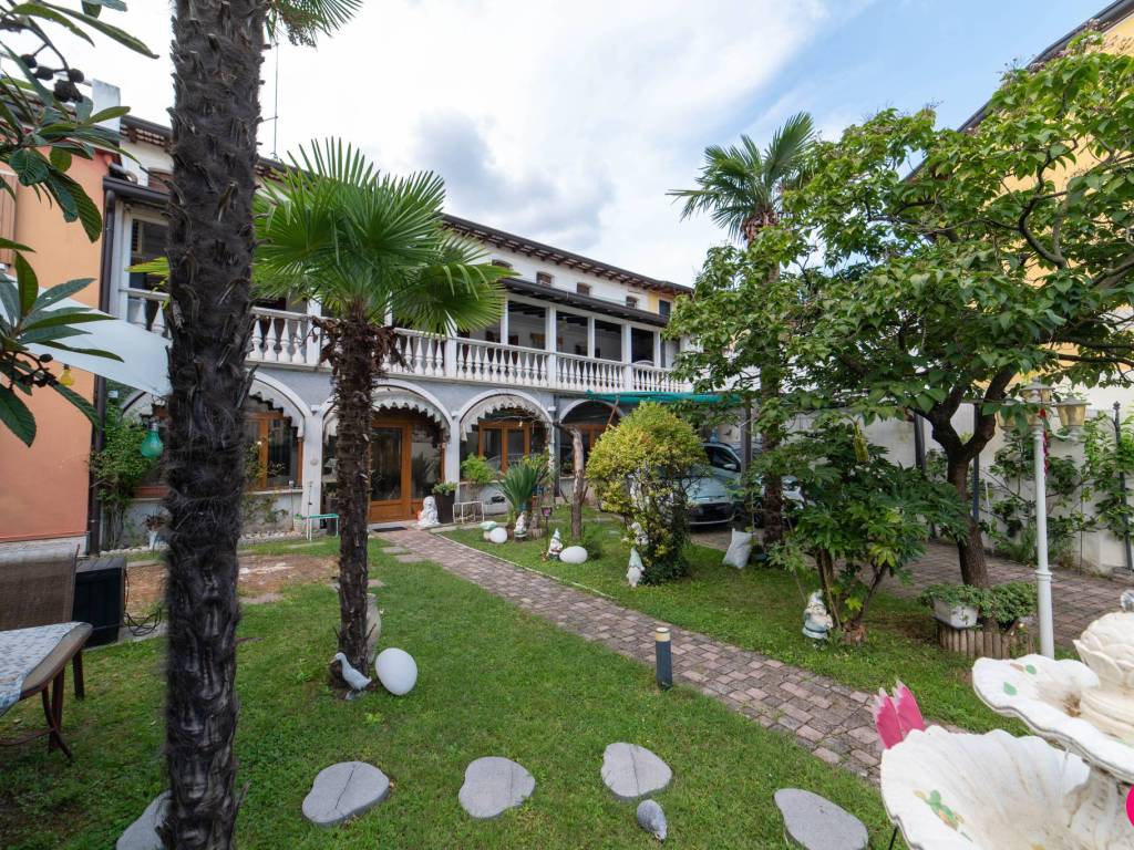 casa indipendente in vendita a Cordenons