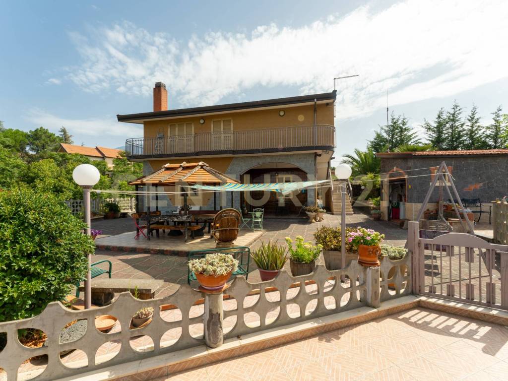 casa indipendente in vendita a Biancavilla