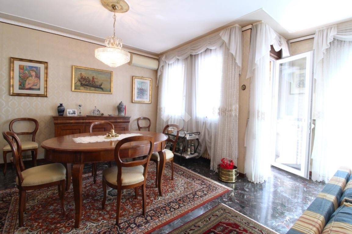 Quadrilocale via Cesare Cecchini 20, Mestre, Venezia - Photo 2