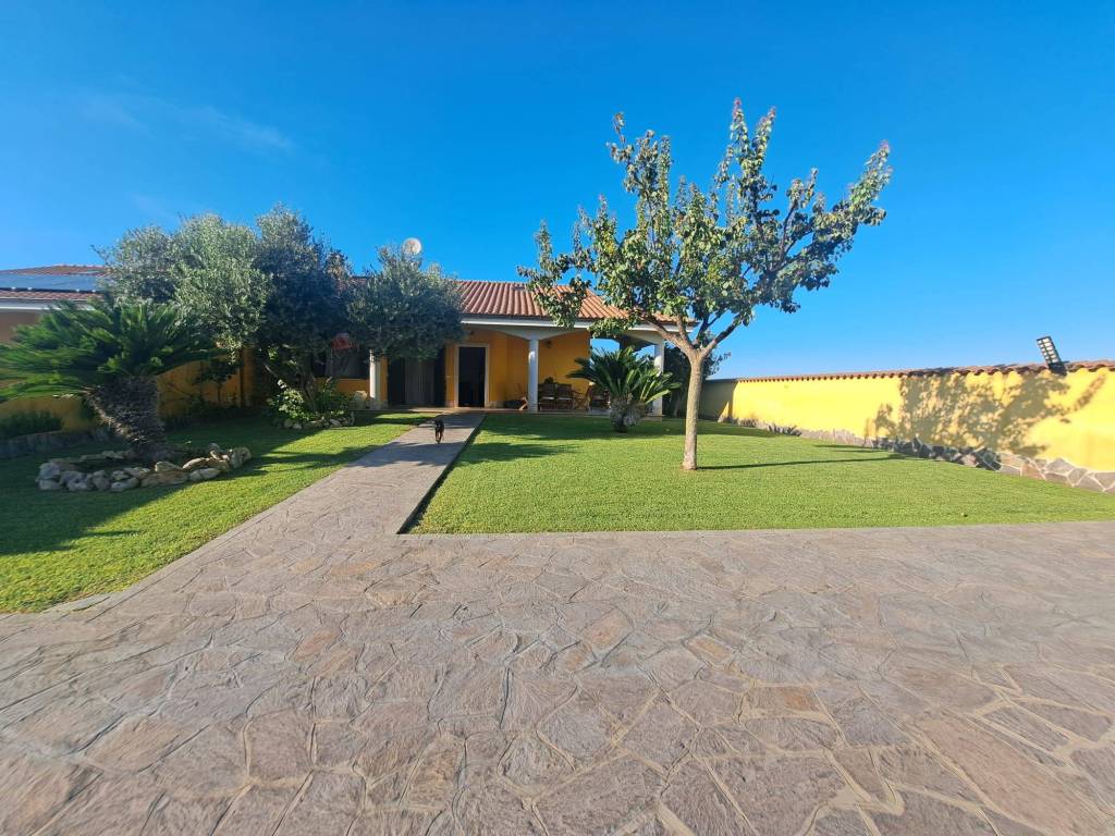 casa indipendente in vendita ad Anzio in zona Stazione