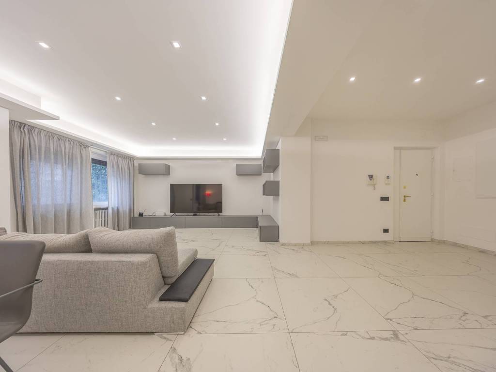 appartamento in vendita a Roma in zona EUR